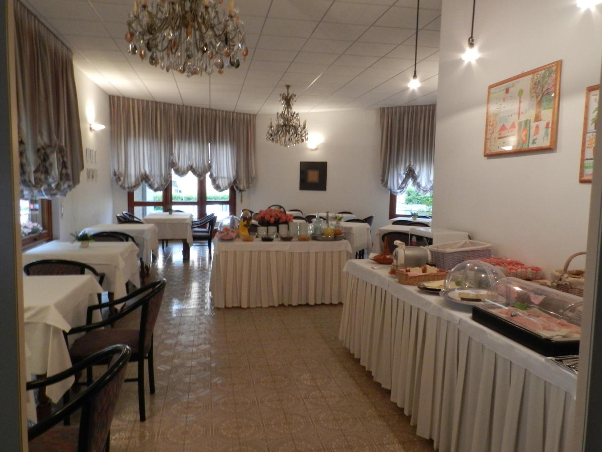 Park Hotel Albisola Superiore Buitenkant foto